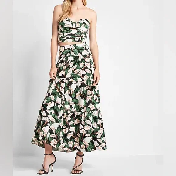 NWT Express A-Line Maxi Skirt with Floral Design size small - Picture 2 of 12